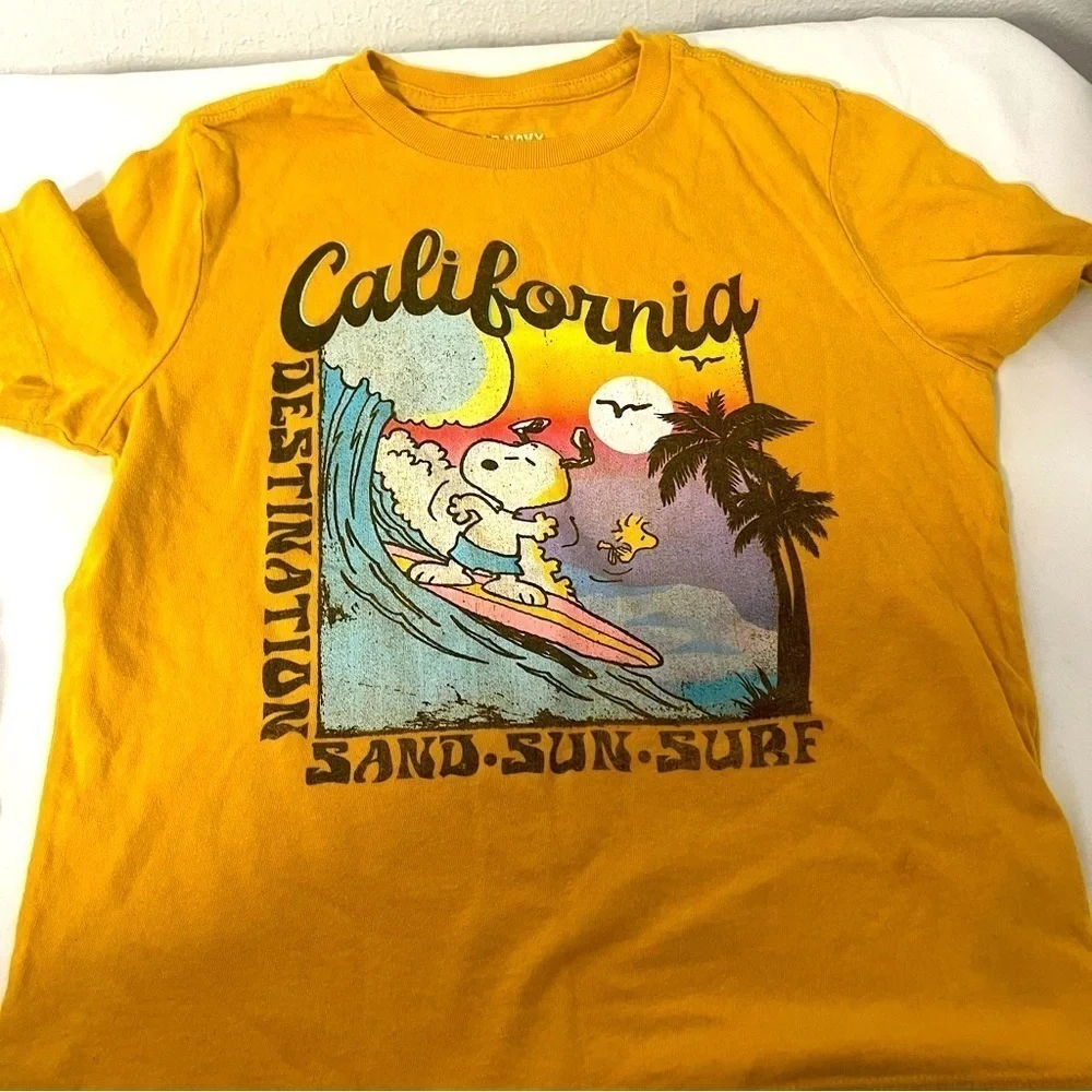 Old Navy (6-7) Bundle of (2) Peanuts Snoopy California & SpongeBob SquarePants